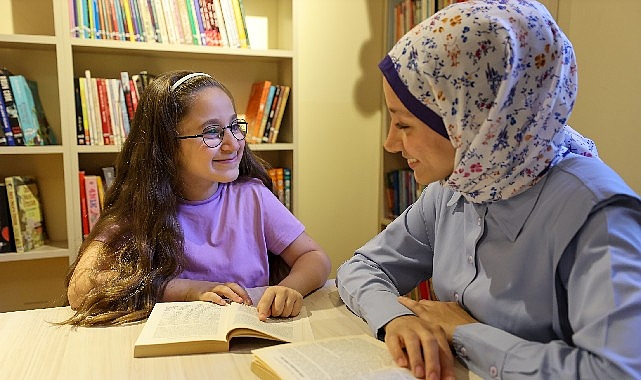 Bucalı Avşin Cumhuriyet Kütüphanesi ile hayaline yürüyor