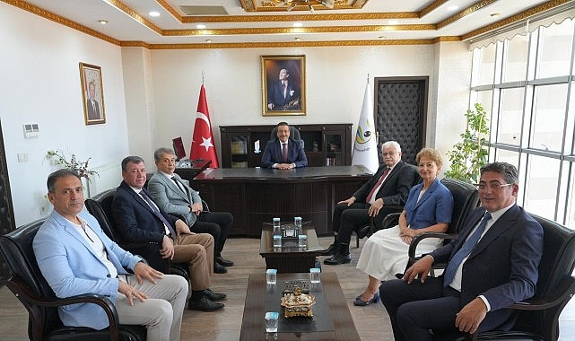 Burhaniye Belediyesi’nden Yeni Kaymakama Ziyaret