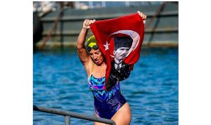 30 Ağustos’ta 30 Saatlik Yüzme Performansı