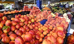 Başkan Topaloğlu’ndan pazar esnafına yeni yerinde ziyaret