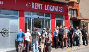 Bir ekmek 15 lira, Buca’da 4 çeşit yemek 50 lira