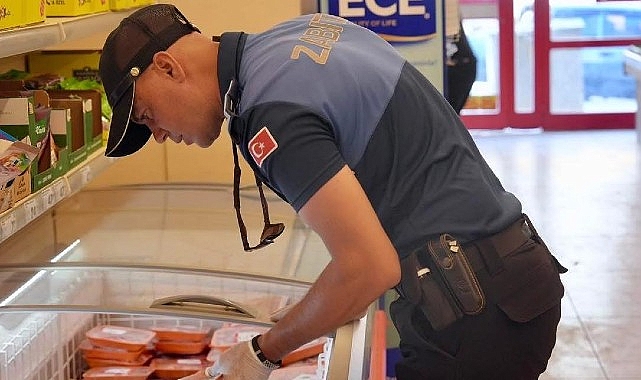 Burhaniye’de Son Kullanma Tarihi Geçmiş Gıdalar İmha Ediliyor