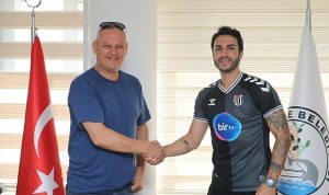 Burhaniyeli gol kralı yuvaya döndü