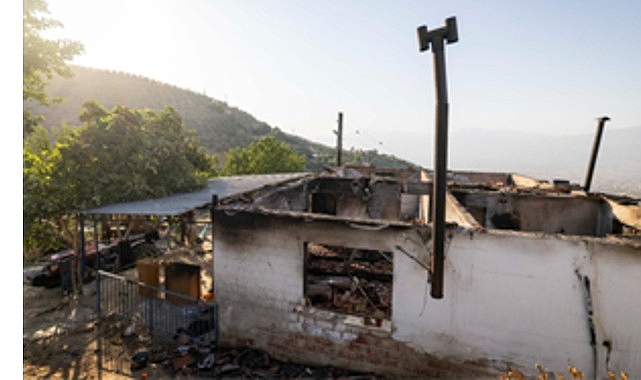 Büyükşehir’den evi yanan aileye yardım eli