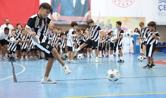 Çeşme Belediyesi Yaz Spor Okulu’nda sertifika coşkusu