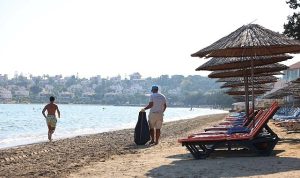 Çeşme Belediyesinden 19 plajda 7/24 temizlik