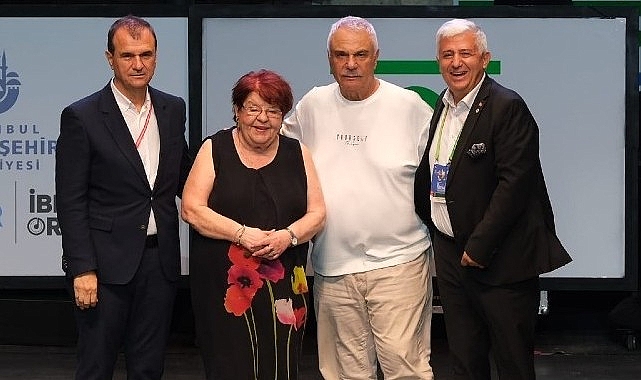 Halil Ergün ve Defne Yalnız’a ‘Yaşam Boyu Başarı Ödülü’ verildi