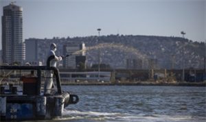 İzmir Körfezi için modifiye kil uygulaması devrede