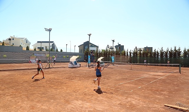 Nilüfer’de genç raketler mücadele etti