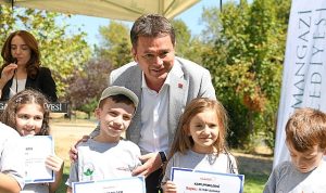 Osmangazi’de 8 bin 24 çocuk yüzme keyfi yaşadı