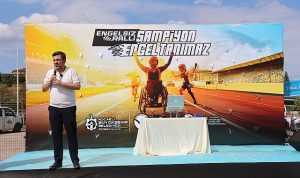 Özel bireyler, yarış pistinde sürüş deneyimi yaşadı