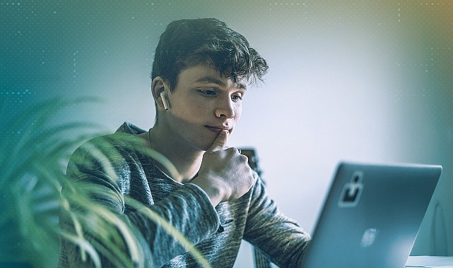 Teknolojiyle büyüyen nesil dijital tehditleri ne kadar dikkate alıyor?