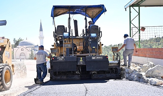 Büyükşehir, Gördes’i Asfaltladı