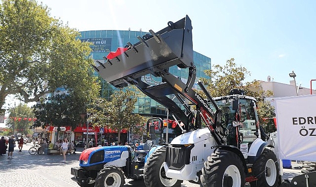 Edremit Belediyesi’ne 5 yeni iş makinası