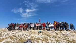 Zaferi Zirvede Kutladılar