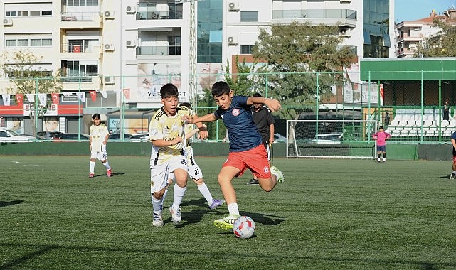 Atatürk’ün çocukları Cumhuriyet Kupası için sahaya çıktı