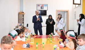Başkan Altay Filistin Duyarlılığı İle Dikkat Çeken Minik Öğrencileri Ziyaret Etti