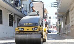 Başkan Önal, asfalt çalışmalarını yerinde inceledi