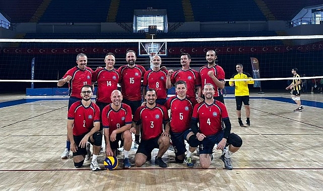Ege Üniversitesi Voleybol Takımı adını finallere yazdırdı