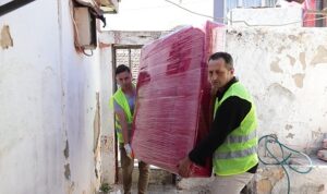 Konak’ta ‘Evden Eve Dayanışma’ devam ediyor