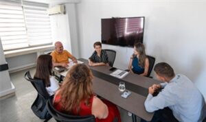 Otizmli gençler İZMAR’da iş başı yaptı