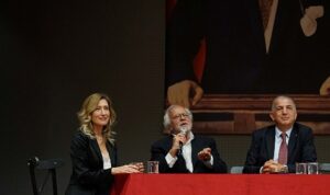 Prof. Dr. Selim Badur: “İnfluenza virüsü bakterilere zemin hazırlıyor”