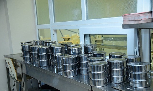 Sıcak Yemek Hizmeti Sürüyor