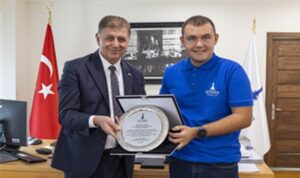 Tarihi başarılara imza atan Tuna, Başkan Tugay’la buluştu