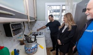 Ulubatlı’da ilk doğal gaz ateşi yandı