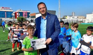 Bornovalı minikler 10 Kasım anısına mücadele etti