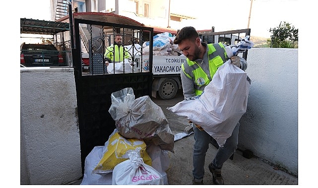 Dikili Belediyesi ihtiyaç sahibi vatandaşların yanlarında olmaya devam ediyor