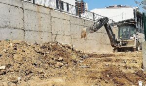 Karşıyaka’da yol bakım çalışmaları hız kesmiyor