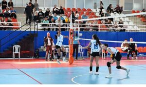 Kemer Belediye voleybolcuları büyük alkış topladı