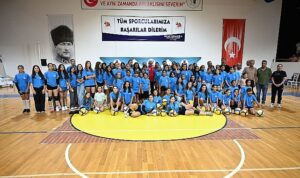 Kemer Belediyesi çocukları ve gençleri sporla buluşturuyor