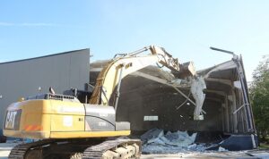 Nilüfer’de imara aykırı iki yapı yıkıldı