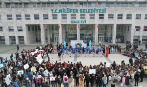 Nilüferli çocuklardan “gelecek” için anlamlı yürüyüş