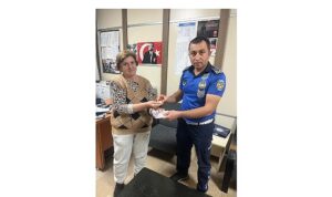 Zabıta Ekiplerimiz Kaybolan Para ve Ziynet Eşyasını Sahibine Teslim Etti