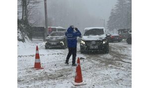 Büyükşehir Zabıtası kar kış dinlemiyor