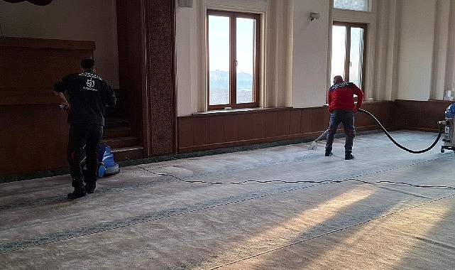 Büyükşehir’den Şekerpınar’daki camiye detaylı temizlik