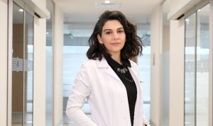 Diş etlerindeki yanma ve ağrı farklı sorunların habercisi olabilir!