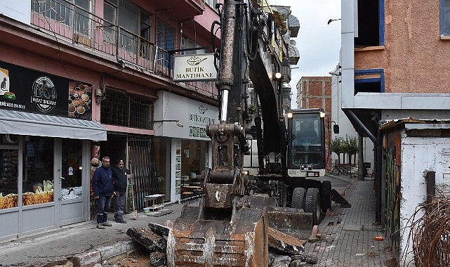 Gemlik’te Yol Çalışmaları Hız Kesmeden Devam Ediyor