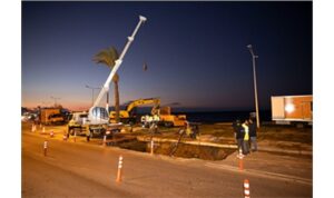 İZSU ekipleri Güzelbahçe–Narlıdere ana iletim hattındaki arızayı giderdi