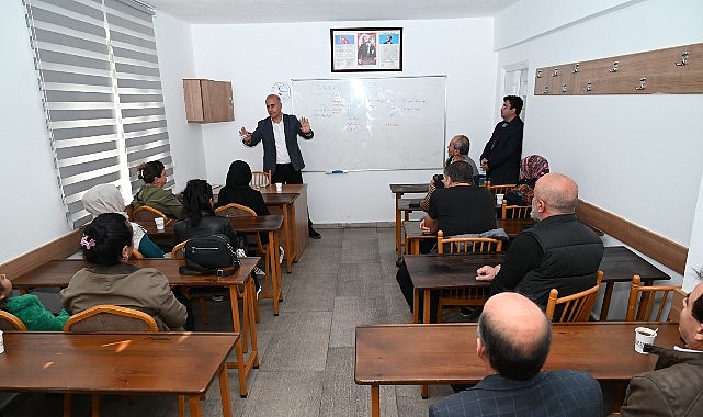 Kurs merkezinde veli toplantısı