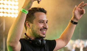 Mahmut Görgen’den Yılbaşına Özel ‘Happy New Year 2026’ Seti PowerApp’te Yayında