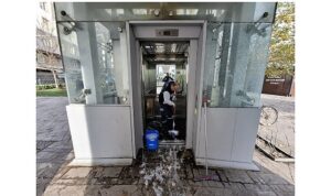 Üst geçit asansörleri Büyükşehir’le tertemiz