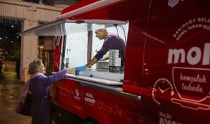 Bakırköy Belediyesi’nden Soğuk Sabahlarda Sıcak İkram