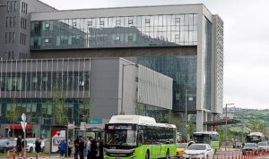 Büyükşehir, Şehir Hastanesi için ulaşım ağını genişletti:  14 yeni, direkt hat ile doğrudan ulaşım