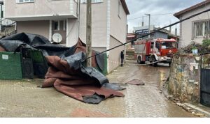 Fırtına mağdurlarına Büyükşehir sahip çıktı