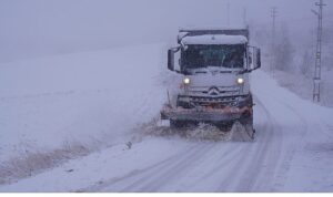Keçiören Belediyesi’nden Karla Mücadelede Seferberliği