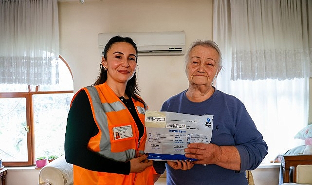 Otobüste unutulan cüzdan Büyükşehir ekiplerince sahibine teslim edildi
